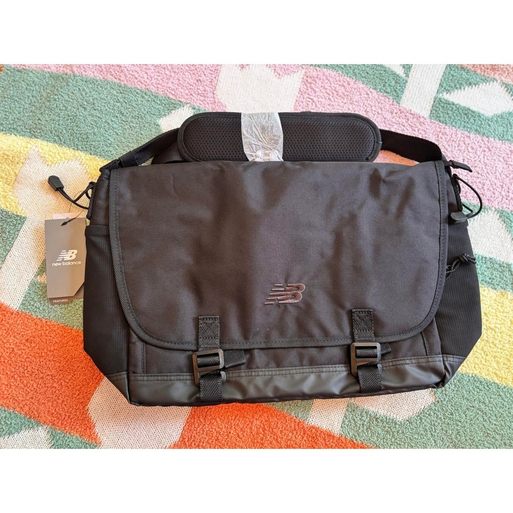 New Balance Messenger Commuter Bag Black Crossbody 18 liters laptop